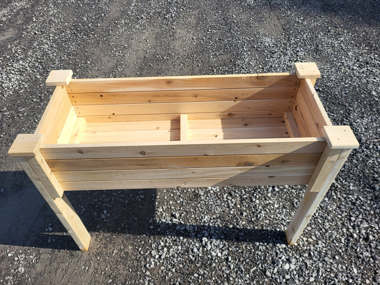 Raised garden bed