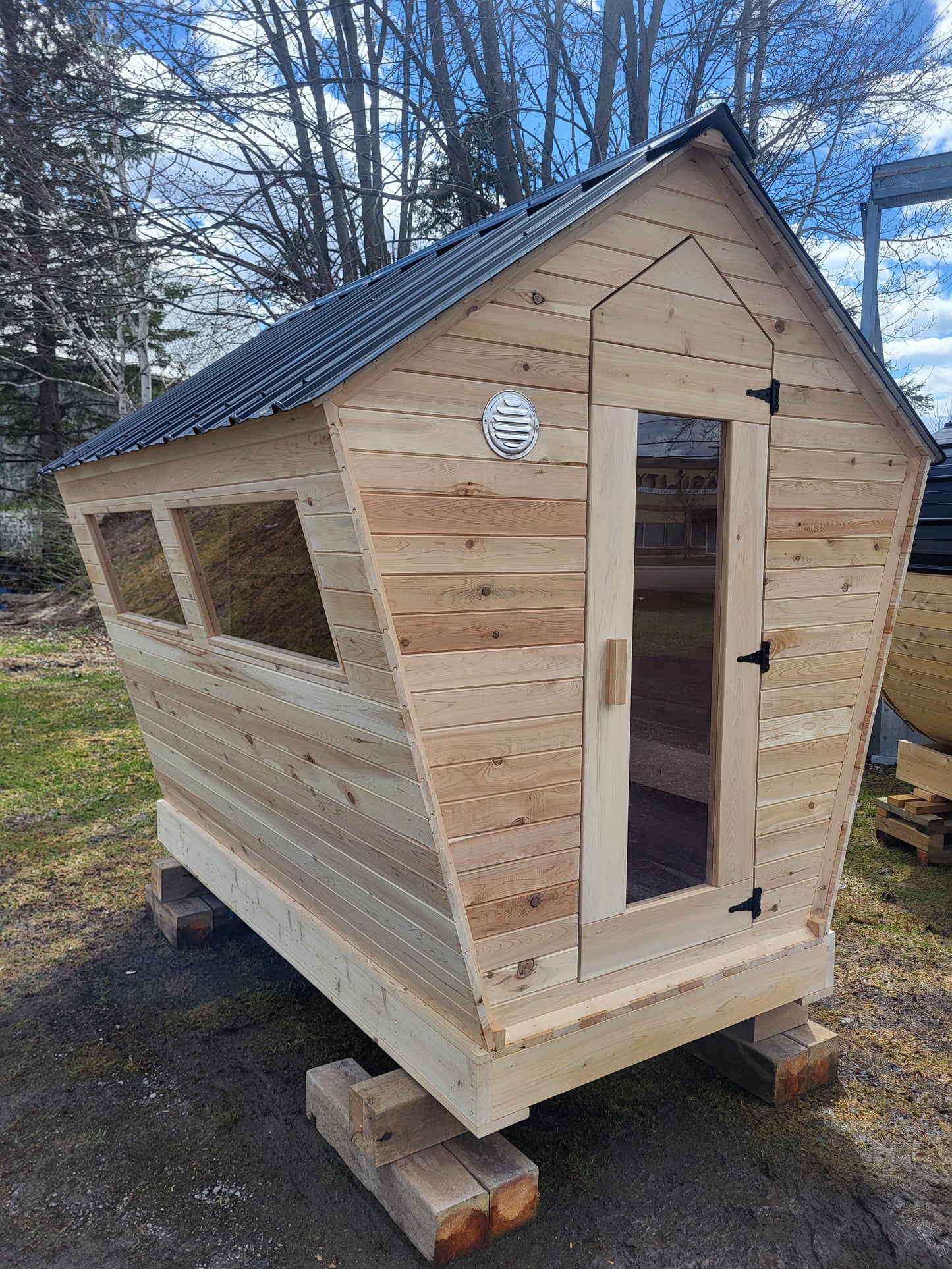 8' birdhouse sauna